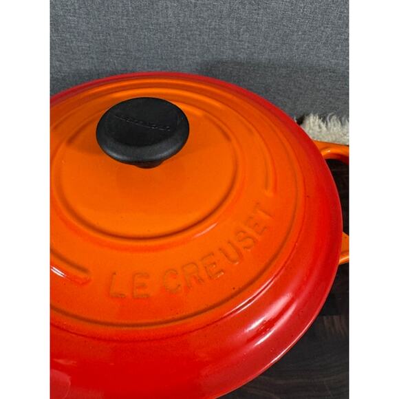 Le Crueset Signature Dutch Oven in Flame 4.5 Quart with Box - Picture 3 of 9